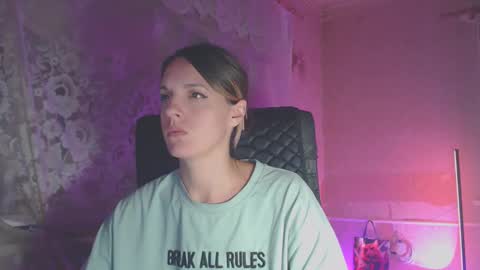 Snapshot of babymuro4ka chatting on 09-16-25, 06:31 Sonya online show from 09-16-25, 06:31