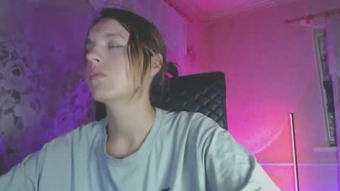 Snapshot of babymuro4ka chatting on 10-11-25, 05:44 Sonya online show from 10-11-25, 05:44