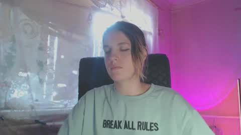 Snapshot of babymuro4ka chatting on 10-12-25, 11:20 Sonya online show from 10-12-25, 11:20