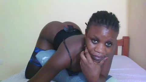Snapshot of babyrozillah chatting on 06-07-26, 06:44 PRISCILLAH online show from 06-07-26, 06:44