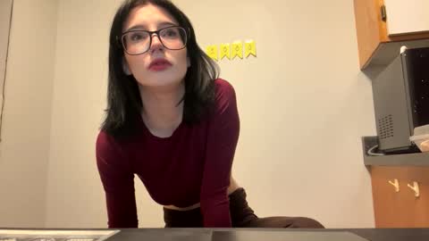 Snapshot of babysapphiree chatting on 02-19-26, 03:02 sapphire online show from 02-19-26, 03:02