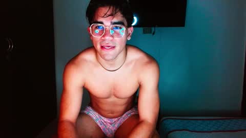 Snapshot of babysebasxxx chatting on 10-24-25, 03:25 sebas online show from 10-24-25, 03:25