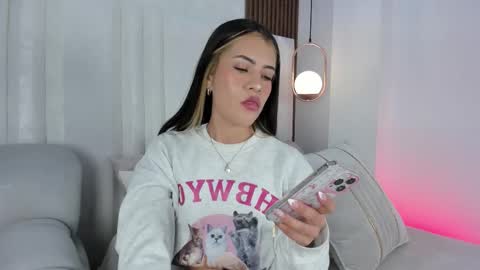 Snapshot of babyyfortune_ chatting on 10-02-25, 01:23 babyyfortune_ online show from 10-02-25, 01:23