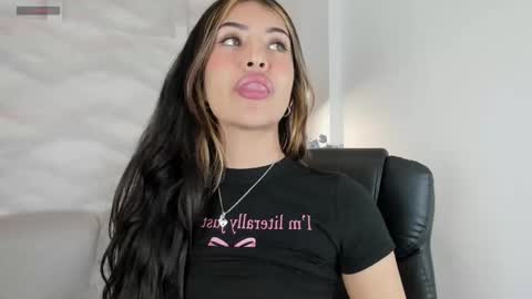 Snapshot of babyyfortune_ chatting on 11-26-25, 08:54 babyyfortune_ online show from 11-26-25, 08:54