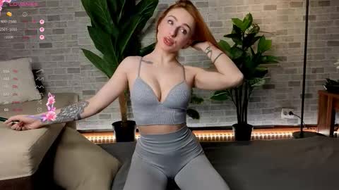 Snapshot of babyyyluna chatting on 10-29-25, 02:58 BabyyyLuna online show from 10-29-25, 02:58