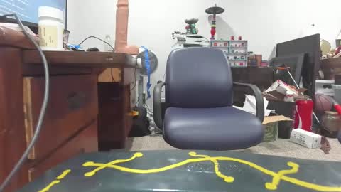 Snapshot of bad_boy4u2abuse chatting on 10-11-25, 06:12 bad_boy4u2abuse online show from 10-11-25, 06:12