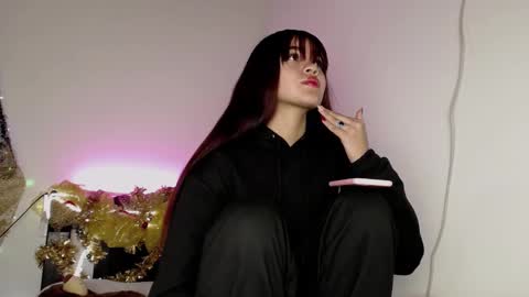 Snapshot of bad_girl_2003 chatting on 12-07-24, 12:41 Angeles online show from 12-07-24, 12:41