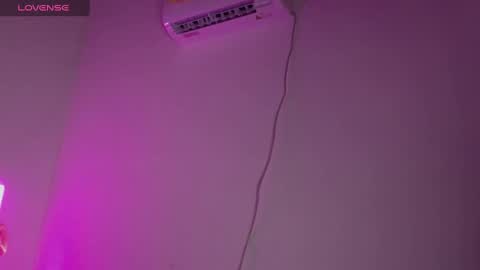 Snapshot of bad_girl_2003 chatting on 12-22-24, 04:39 Angeles online show from 12-22-24, 04:39