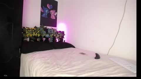 Snapshot of bad_girl_2003 chatting on 02-09-25, 02:06 Angeles online show from 02-09-25, 02:06