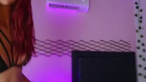 Snapshot of bad_girl_2003 chatting on 10-08-25, 03:04 Angeles online show from 10-08-25, 03:04