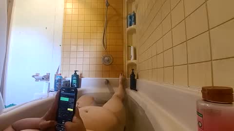 Snapshot of badbaby903795 chatting on 09-14-25, 04:39 badbaby903795 online show from 09-14-25, 04:39