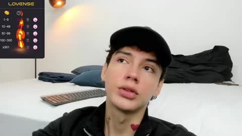 Snapshot of badboy_one chatting on 01-03-25, 01:03 jhojan online show from 01-03-25, 01:03