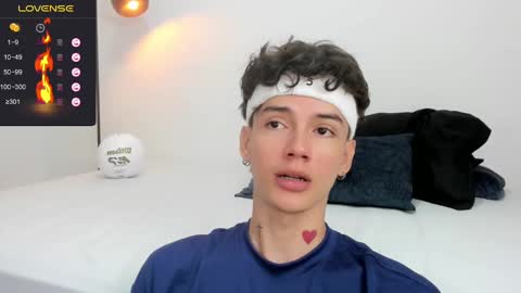 Snapshot of badboy_one chatting on 01-25-25, 12:47 jhojan online show from 01-25-25, 12:47