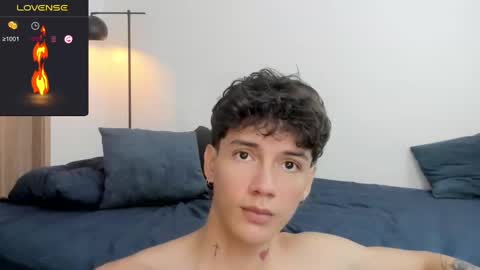 Snapshot of badboy_one chatting on 02-15-25, 02:44 jhojan online show from 02-15-25, 02:44