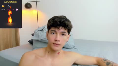 Snapshot of badboy_one chatting on 02-19-25, 12:55 jhojan online show from 02-19-25, 12:55