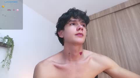 Snapshot of badboy_one chatting on 09-19-25, 09:15 jhojan online show from 09-19-25, 09:15