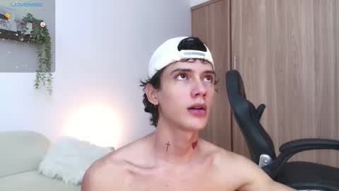 Snapshot of badboy_one chatting on 09-29-25, 08:35 jhojan online show from 09-29-25, 08:35