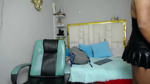 Snapshot of badboyjuan_ chatting on 05-08-26, 12:10 JUAN online show from 05-08-26, 12:10