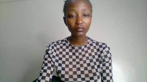 Snapshot of baddie_bunnie chatting on 11-28-25, 02:47 baddie_bunnie online show from 11-28-25, 02:47