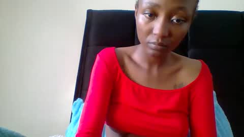 Snapshot of baddie_bunnie chatting on 12-02-25, 02:01 baddie_bunnie online show from 12-02-25, 02:01