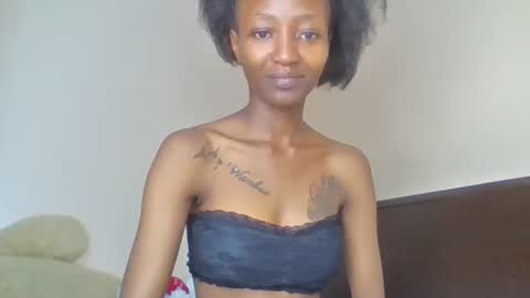 baddie_bunnie online show from 12-22-25, 08:33