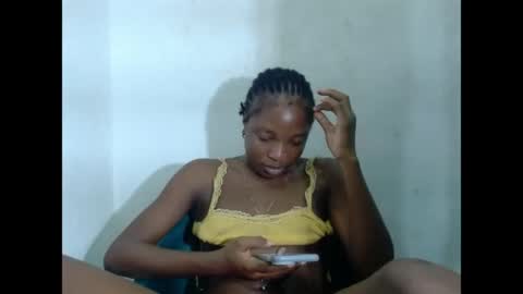 Snapshot of baddiebitchx chatting on 05-02-26, 12:15 baddiebitchx online show from 05-02-26, 12:15