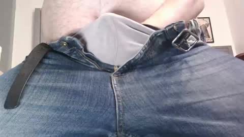 Snapshot of baddingtonbear chatting on 10-20-25, 07:03 baddingtonbear online show from 10-20-25, 07:03