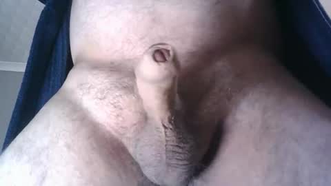 Snapshot of baddingtonbear chatting on 10-28-25, 12:58 baddingtonbear online show from 10-28-25, 12:58