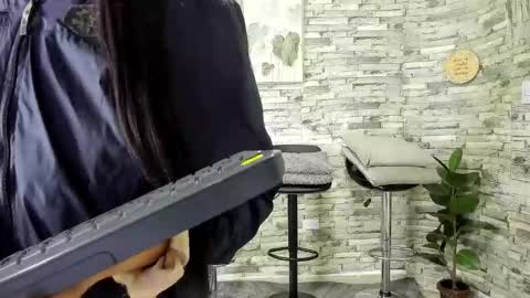 Snapshot of badgirls_000 chatting on 01-15-26, 11:04 candy and dayan online show from 01-15-26, 11:04