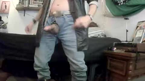 Mexican livin Off the Wall online show from 09-17-25, 07:32