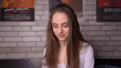 Molly  links in bio online show from 07-12-26, 07:49