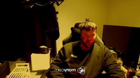 Snapshot of baftez chatting on 10-19-25, 09:10 Baffels online show from 10-19-25, 09:10