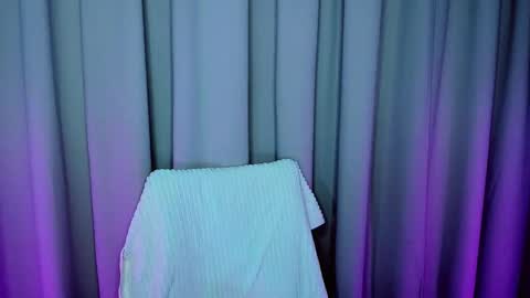 Snapshot of bai1ey chatting on 12-04-24, 12:03 Bailey online show from 12-04-24, 12:03