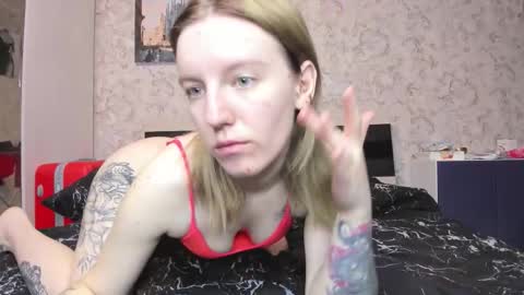 holly online show from 10-19-25, 03:34