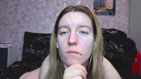 holly online show from 12-05-25, 03:41