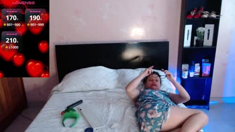 Snapshot of bailarina_atrevida chatting on 12-17-24, 09:16 sandra online show from 12-17-24, 09:16