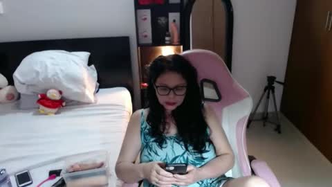 sandra online show from 11-20-25, 10:26
