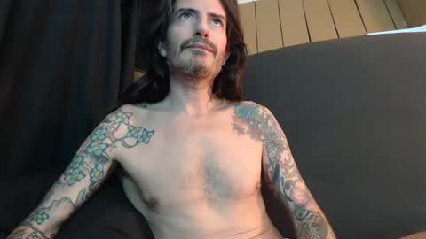 Snapshot of bailey39 chatting on 01-24-25, 01:45 Bailey online show from 01-24-25, 01:45