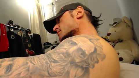 Snapshot of ballard_ chatting on 11-23-25, 01:38 Bret Ballard online show from 11-23-25, 01:38