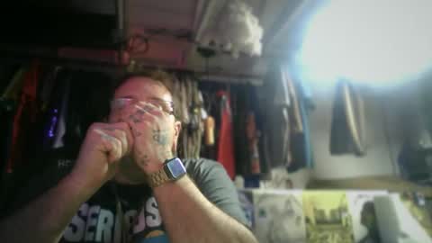 Snapshot of balls_deep_209 chatting on 11-17-25, 01:33 boton online show from 11-17-25, 01:33