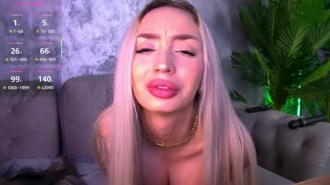 Snapshot of bambikayy chatting on 11-19-25, 08:25 Bambi online show from 11-19-25, 08:25