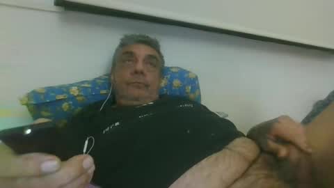 Snapshot of bambino6060 chatting on 05-21-26, 06:09 bambino6060 online show from 05-21-26, 06:09
