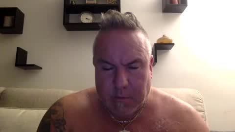 banana5289 online show from 10-31-25, 07:20