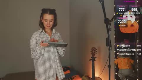 Ellen and  online show from 10-13-25, 10:37