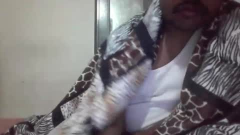 Snapshot of banda1212 chatting on 12-14-25, 03:28 banda1212 online show from 12-14-25, 03:28