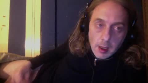 Snapshot of bangintoleather chatting on 03-08-25, 03:28 bangintoleather online show from 03-08-25, 03:28