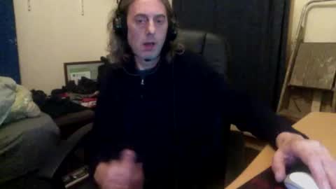 Snapshot of bangintoleather chatting on 10-01-25, 02:06 bangintoleather online show from 10-01-25, 02:06