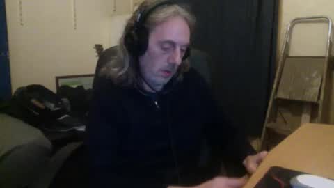 Snapshot of bangintoleather chatting on 10-23-25, 02:22 bangintoleather online show from 10-23-25, 02:22