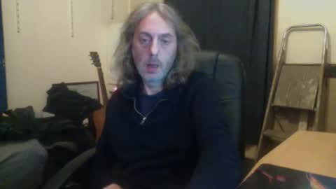 Snapshot of bangintoleather chatting on 10-26-25, 02:28 bangintoleather online show from 10-26-25, 02:28