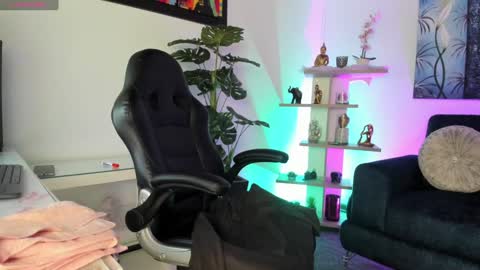 Snapshot of baphy_baby chatting on 02-05-25, 01:15 Gabi  online show from 02-05-25, 01:15
